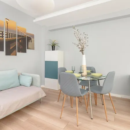 Cosy And Bright With Balcony In Redlowo By Renters Appartamento Gdynia